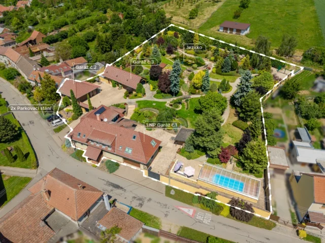 Prodej rodinného domu 367 m², pozemek 4806 m² Vážany