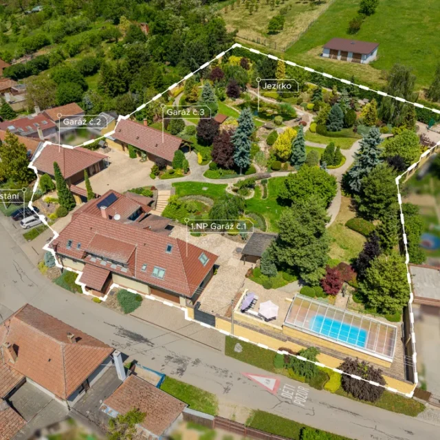 Prodej rodinného domu 367 m², pozemek 4806 m² Vážany