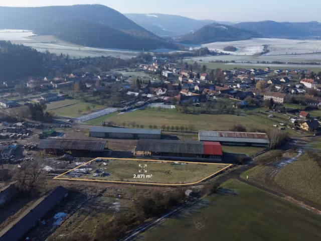 Pronájem komerčního pozemku 2871 m² Lomnička